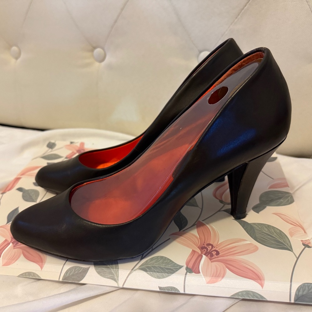 Black High Heels (NWOT)